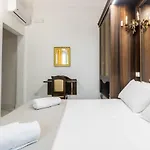 לינה וארוחת בוקר Palazzo Montagna גאליפולי